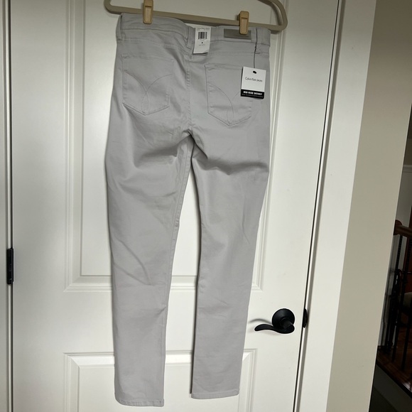 NWT Calvin Klein Midrise Skinny Jeans SZ 8 - Picture 2 of 6